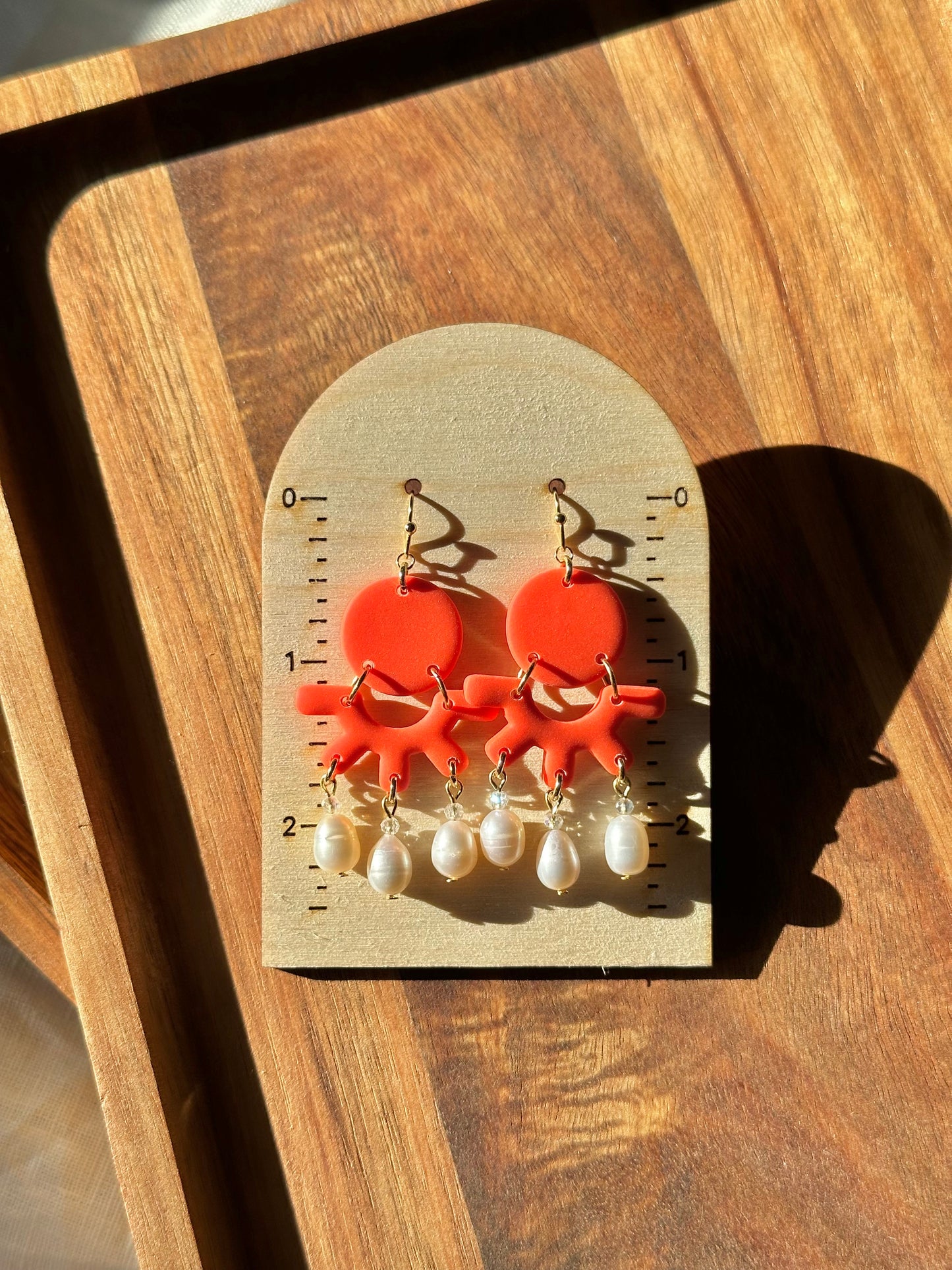Sun Rays & Pearls - Neon Coral