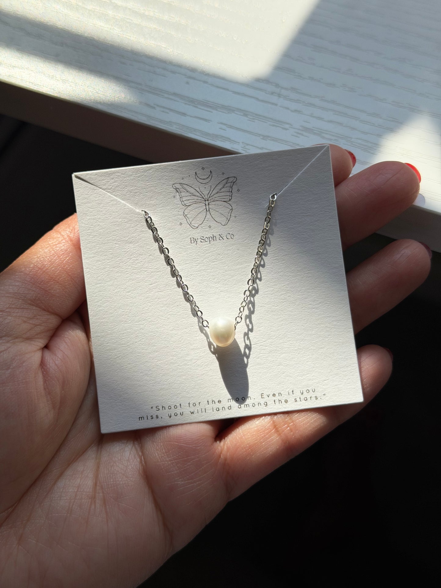 Minimal Pearl Necklace